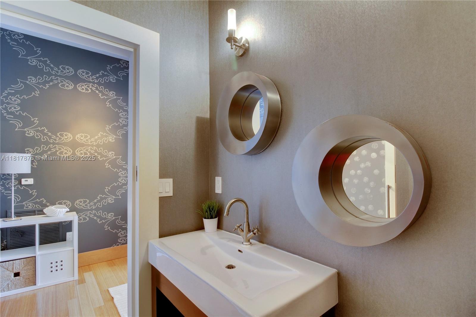 THE MERIDIAN CONDO - Residential