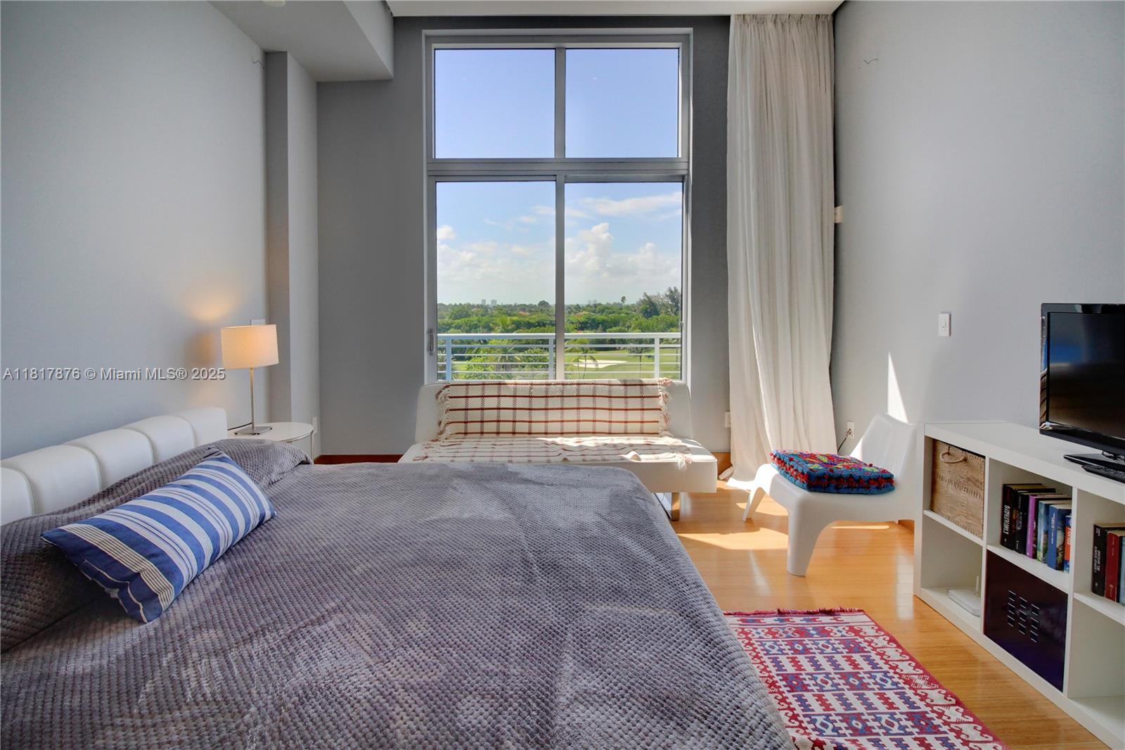 THE MERIDIAN CONDO - Residential