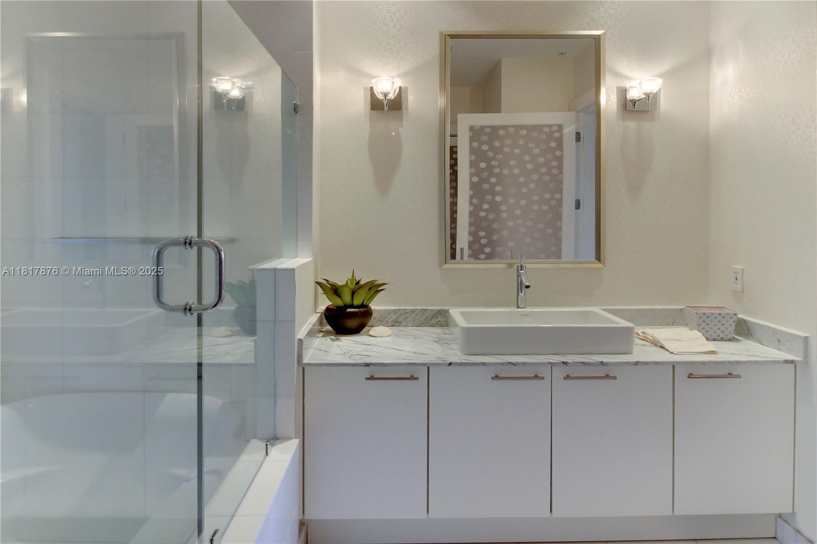 THE MERIDIAN CONDO - Residential