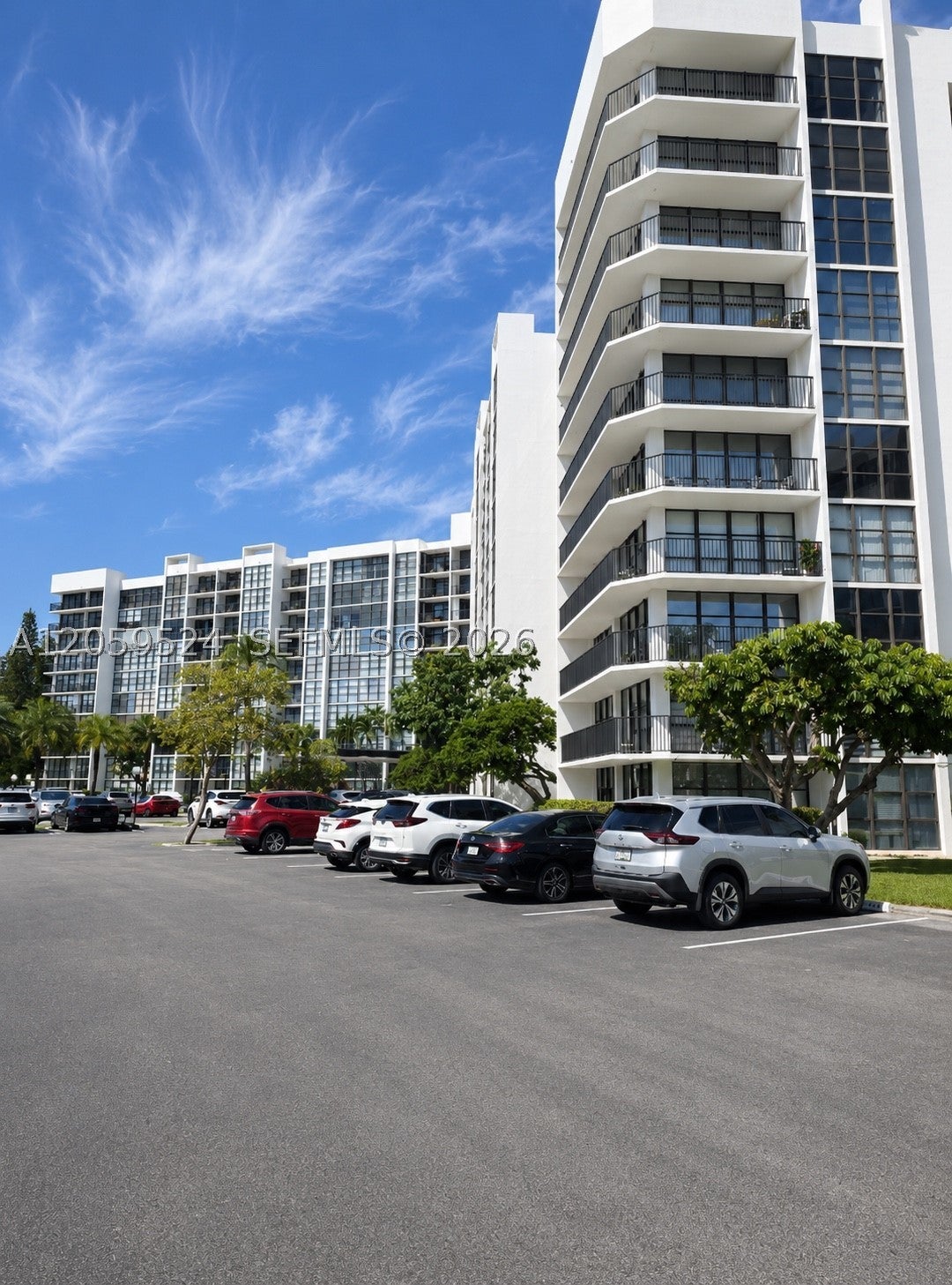 800 Parkview Dr 716