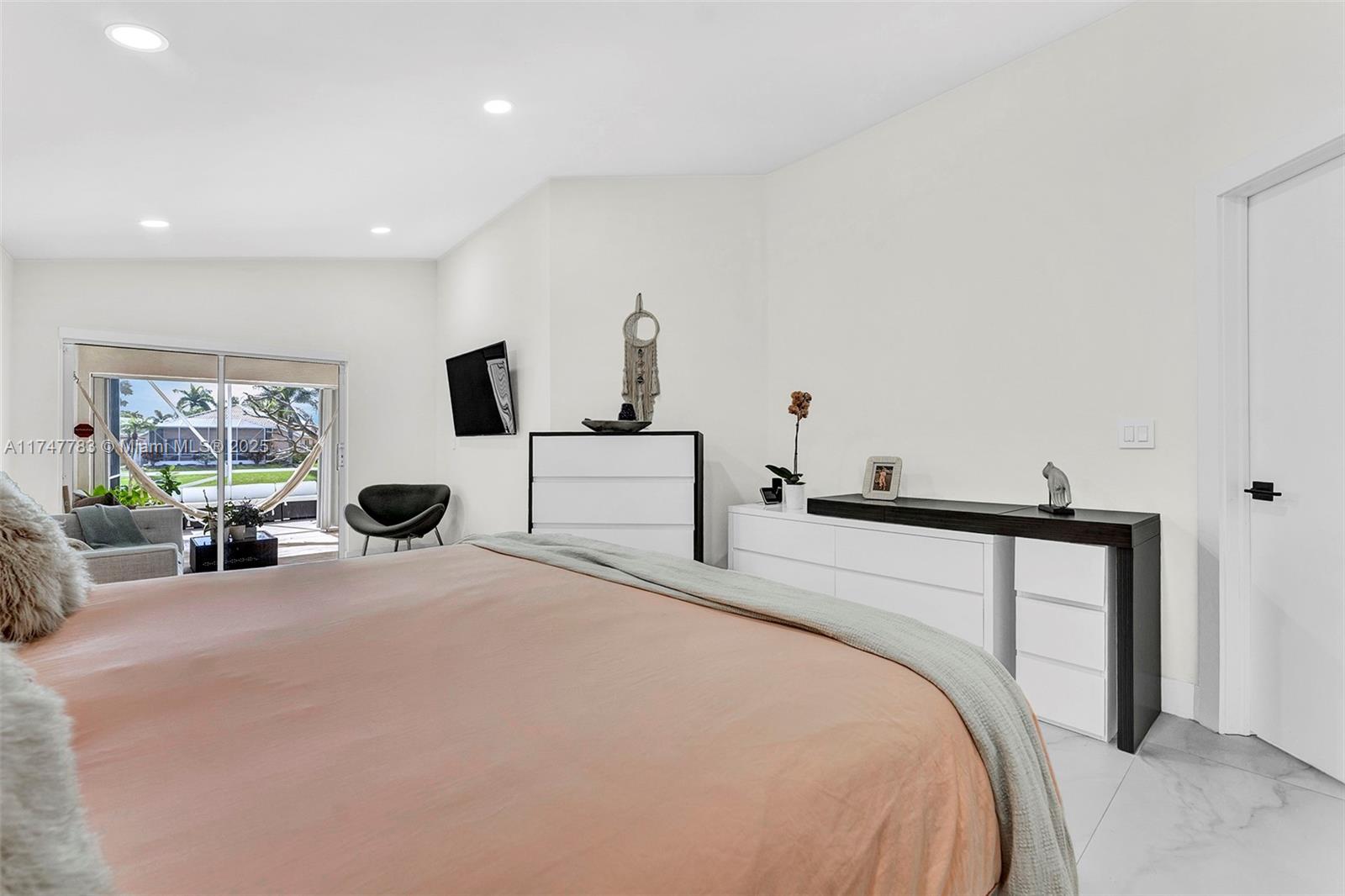 HAMPTON LAKES - Residential
