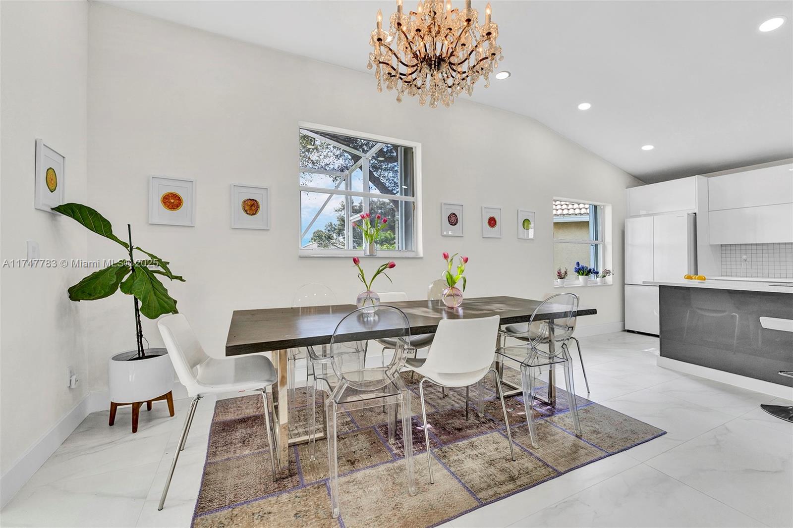 HAMPTON LAKES - Residential