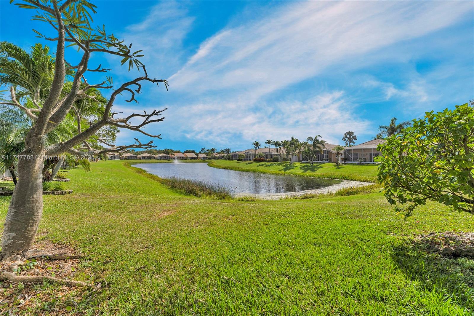 HAMPTON LAKES - Residential