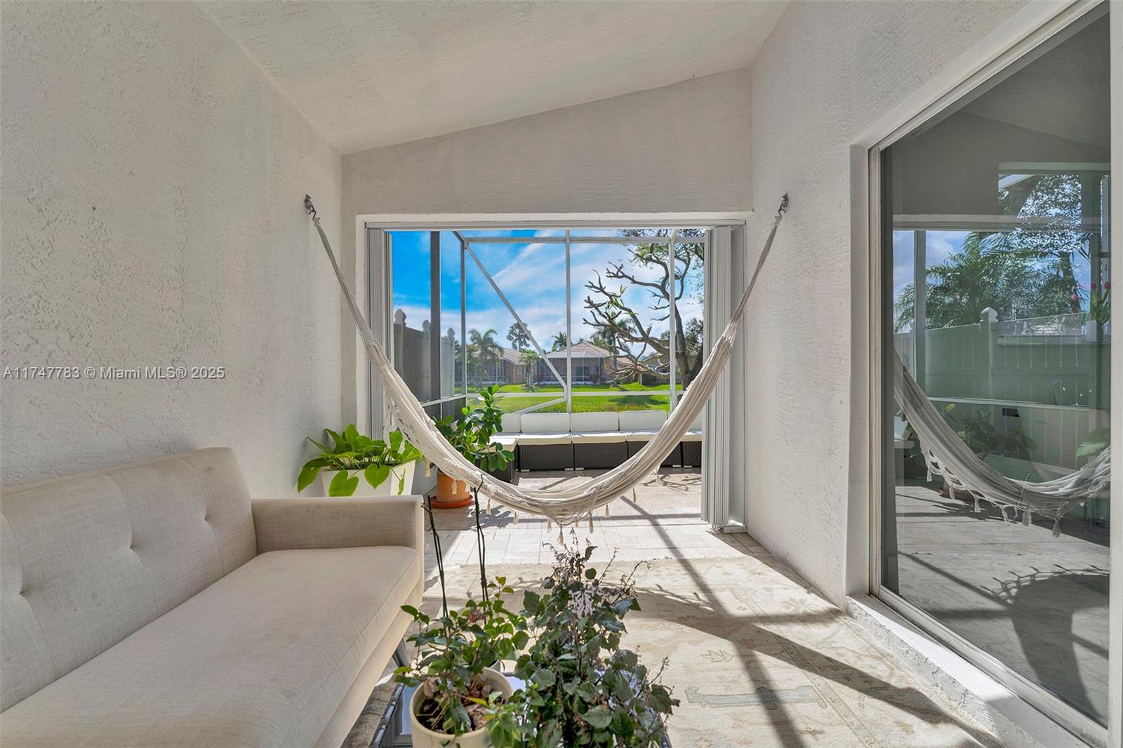 HAMPTON LAKES - Residential