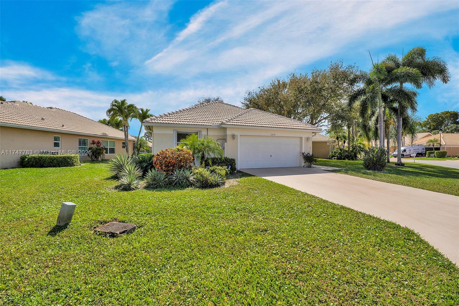HAMPTON LAKES - Residential