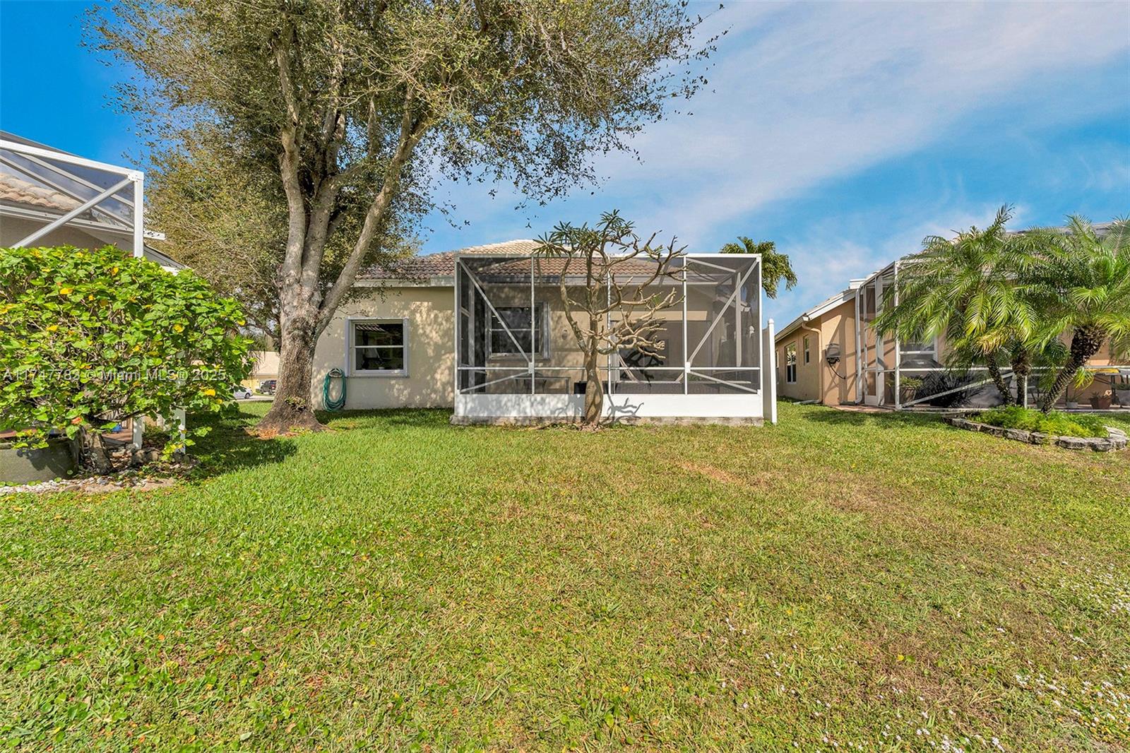 HAMPTON LAKES - Residential