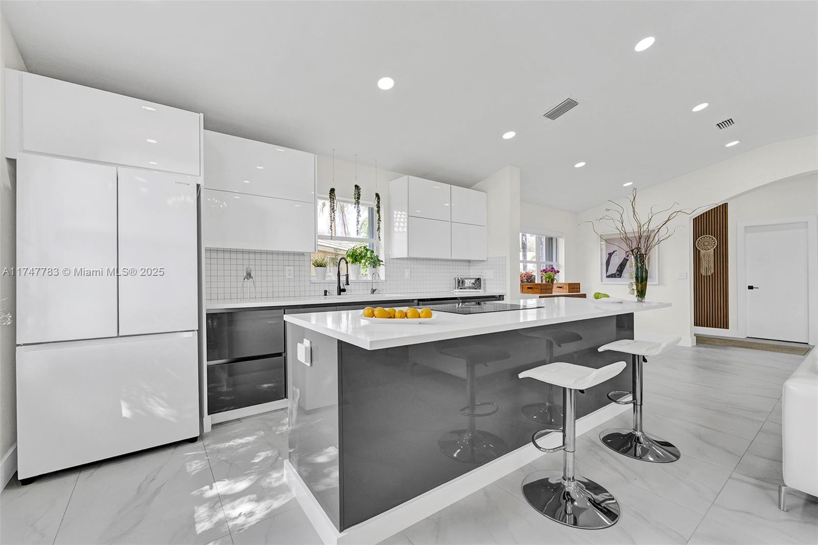 HAMPTON LAKES - Residential