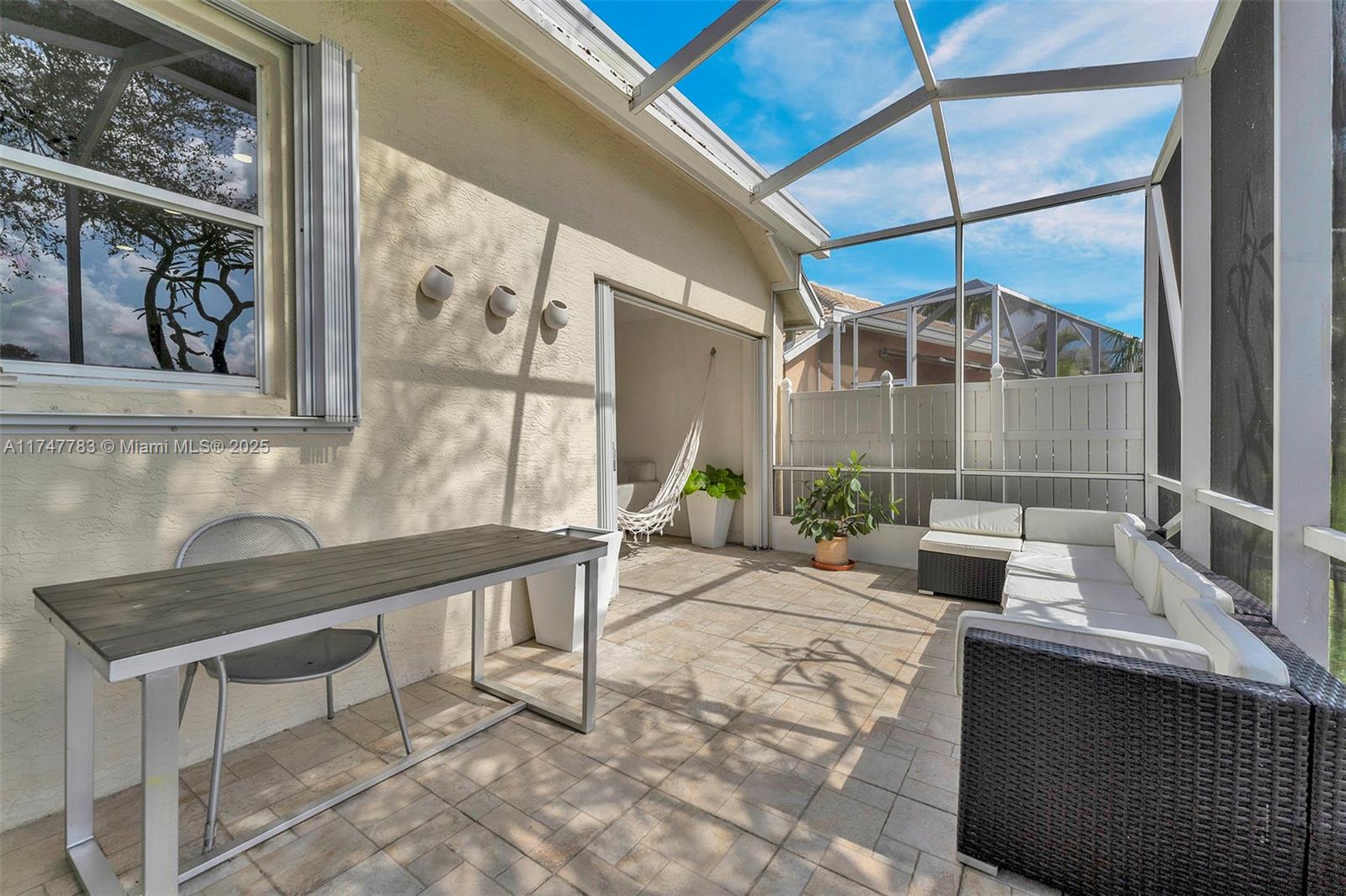 HAMPTON LAKES - Residential