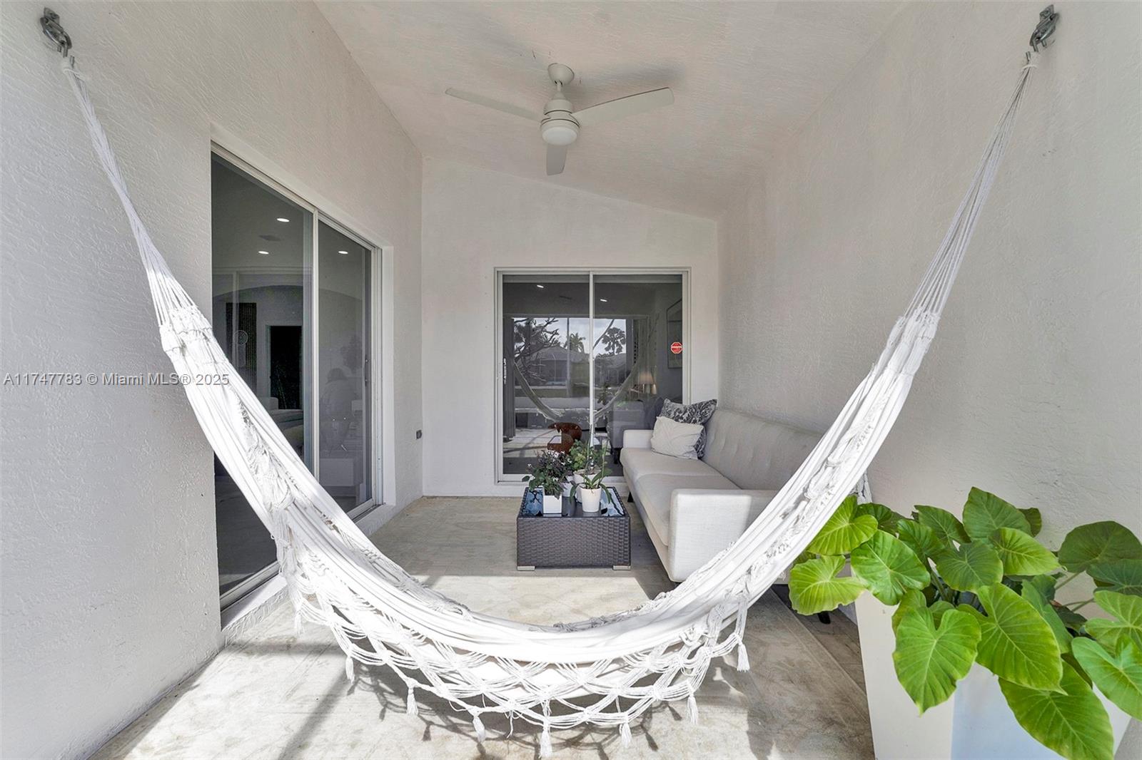 HAMPTON LAKES - Residential