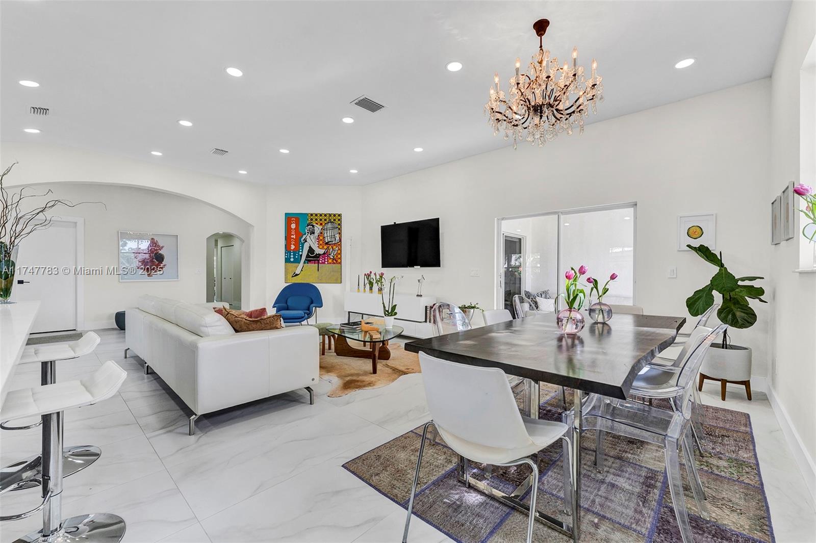 HAMPTON LAKES - Residential