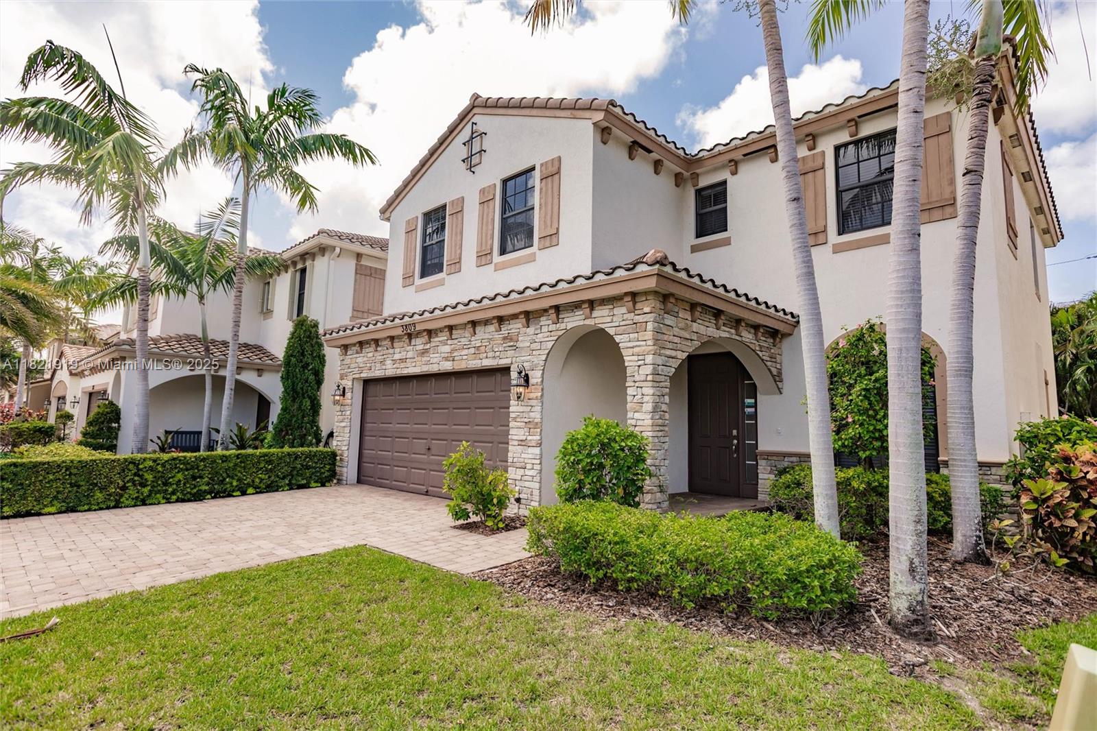 3809 Aspen Leaf Dr