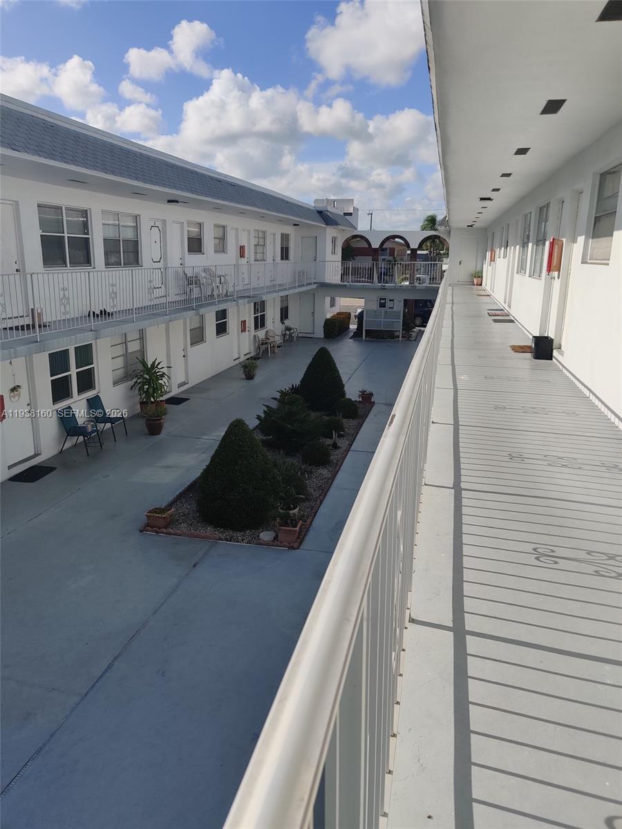 LARGUS CONDO - Residential Lease