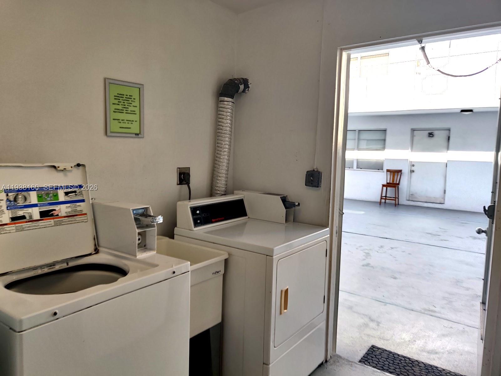 LARGUS CONDO - Residential Lease