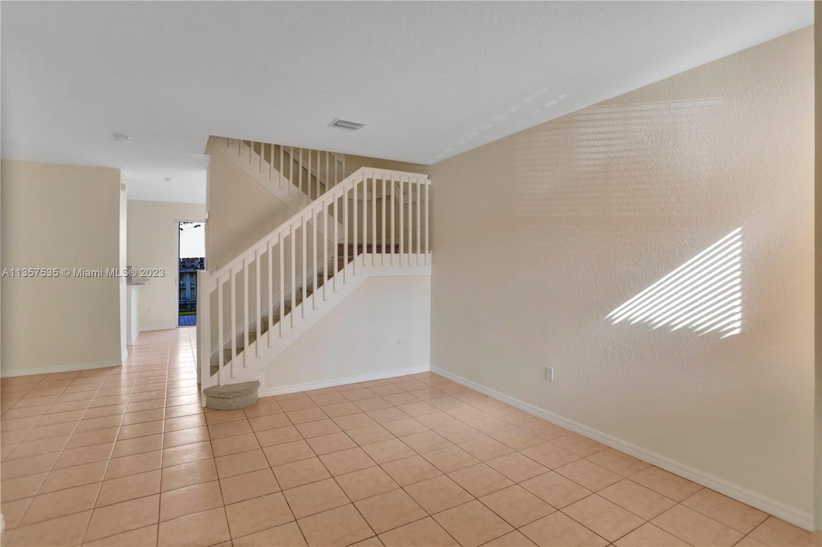 KENDALL BREEZE - Residential