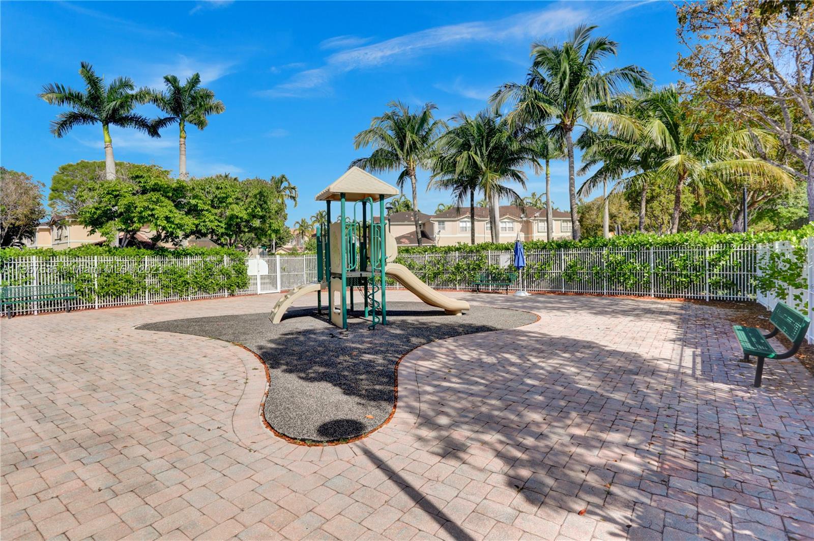 KENDALL BREEZE - Residential