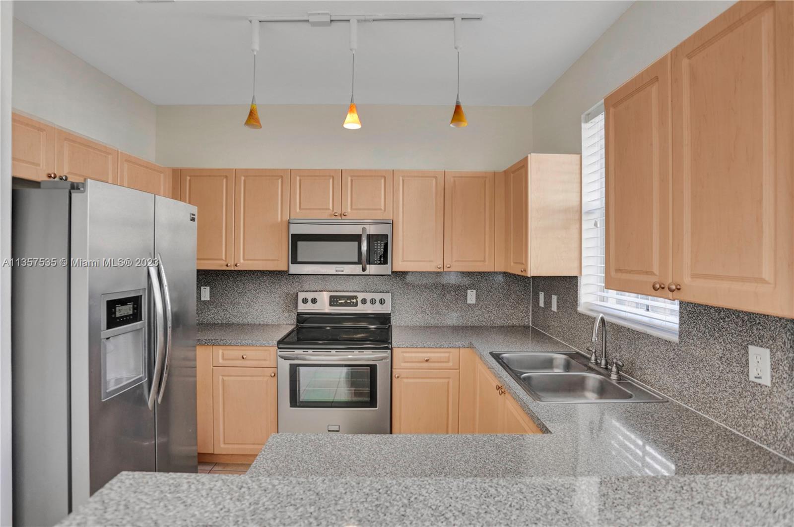 KENDALL BREEZE - Residential