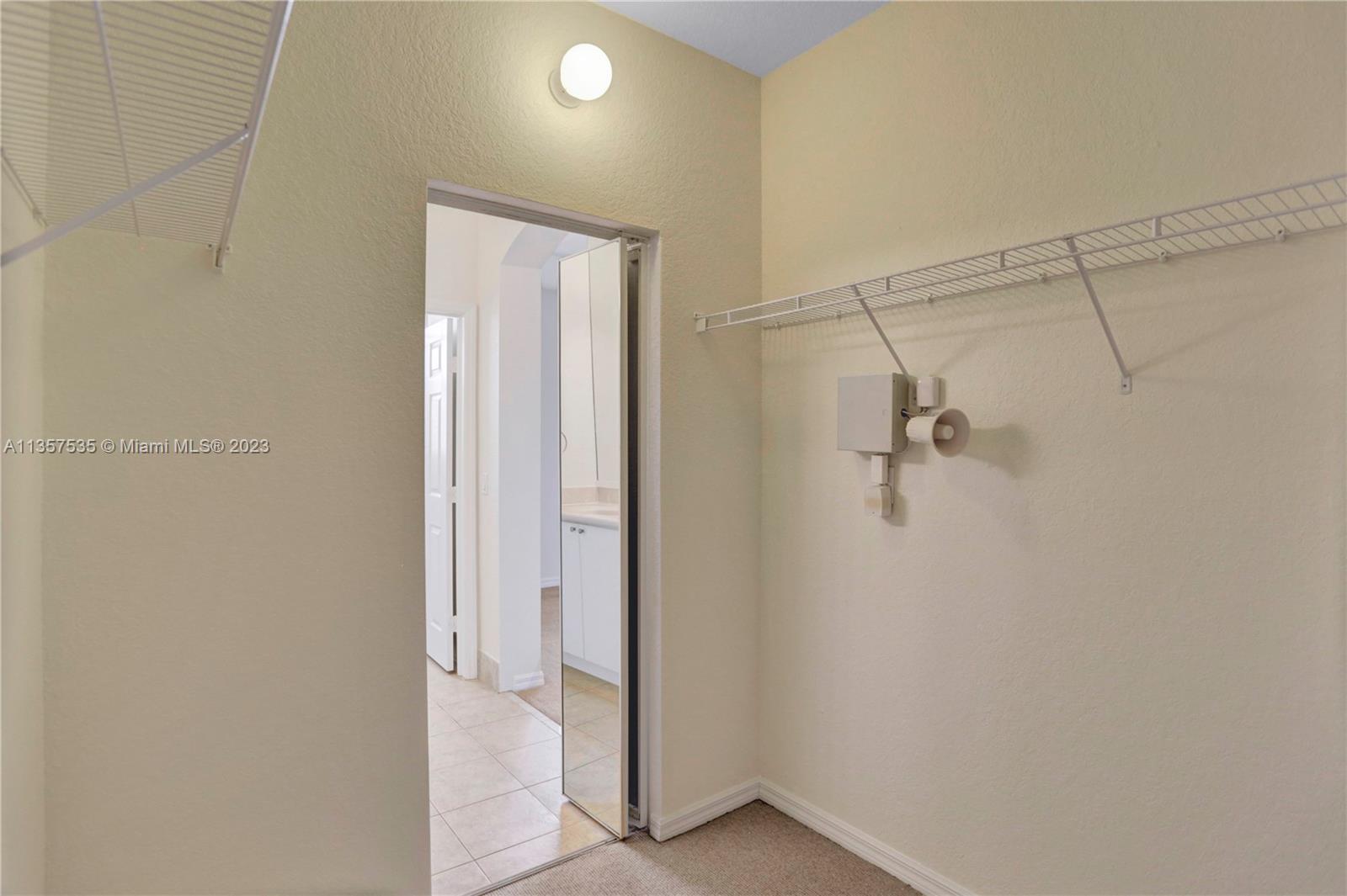 KENDALL BREEZE - Residential