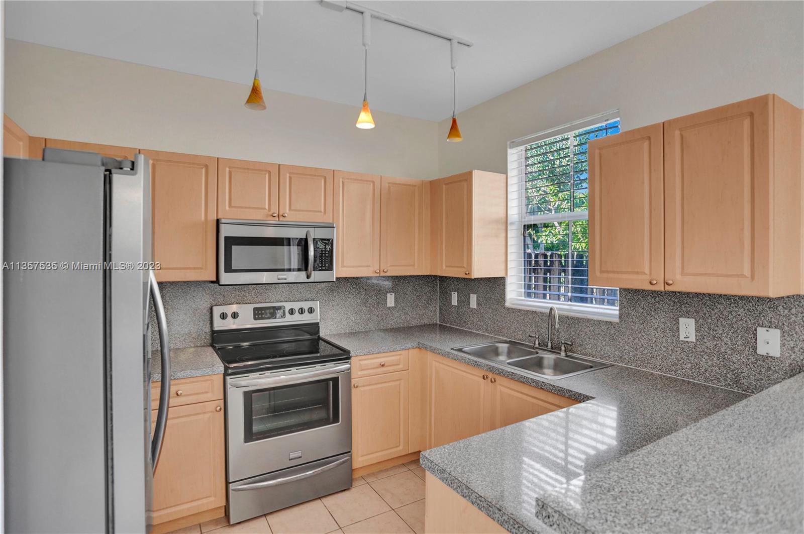 KENDALL BREEZE - Residential