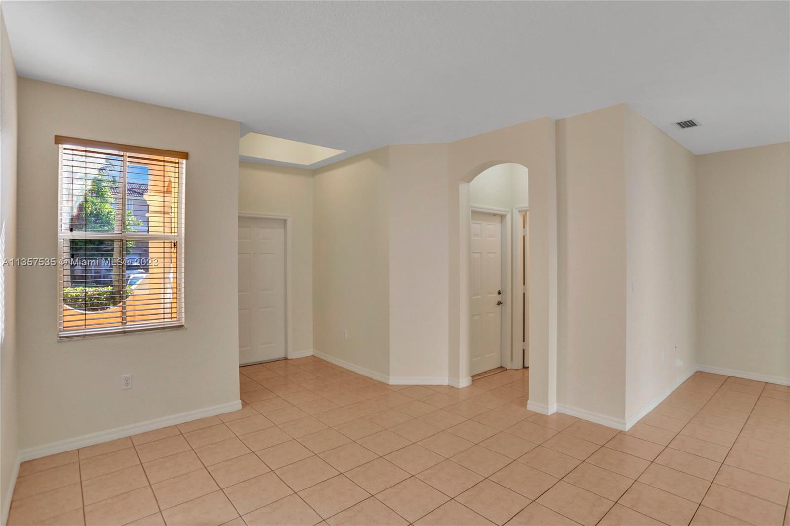 KENDALL BREEZE - Residential