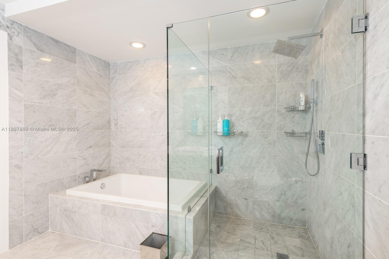 801 SMA RESIDENCES CONDO - Residential