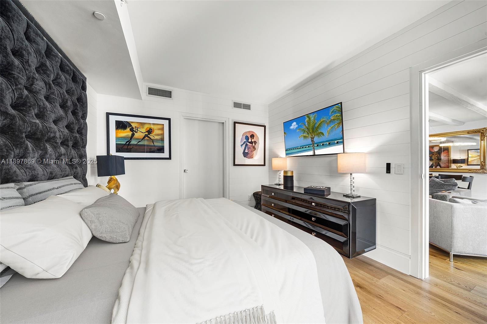 801 SMA RESIDENCES CONDO - Residential