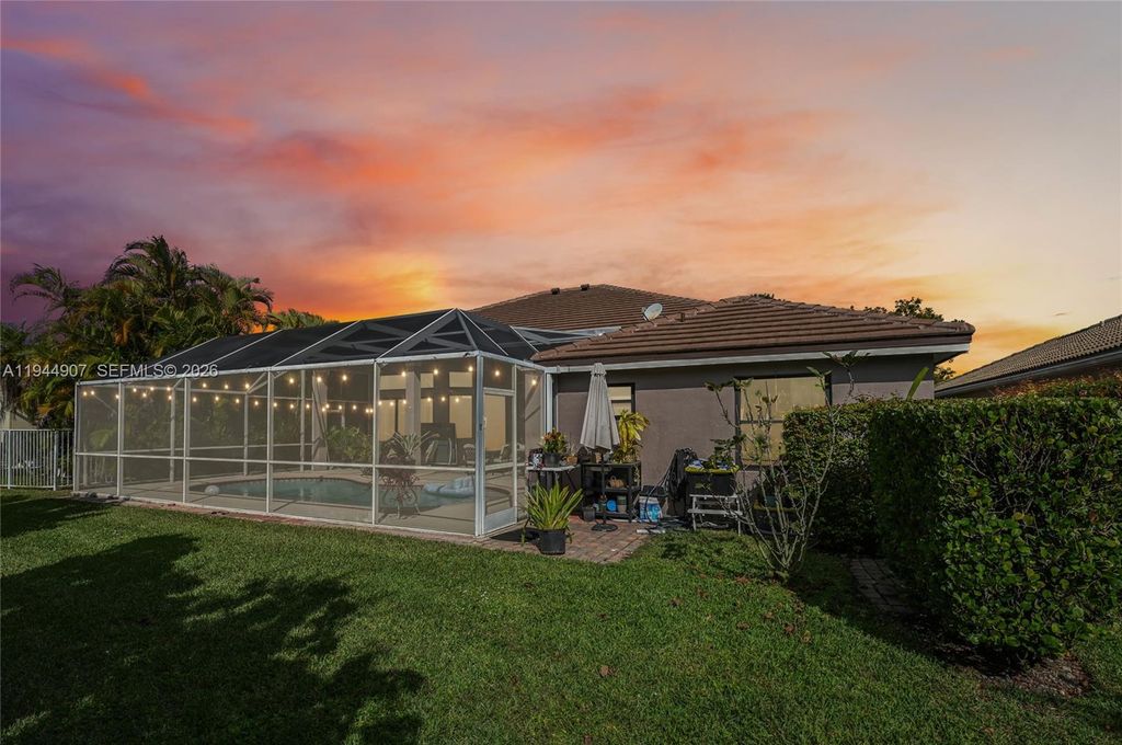 Photo of 700 Verona Ct, Weston, FL 33326 (MLS # A11944907)