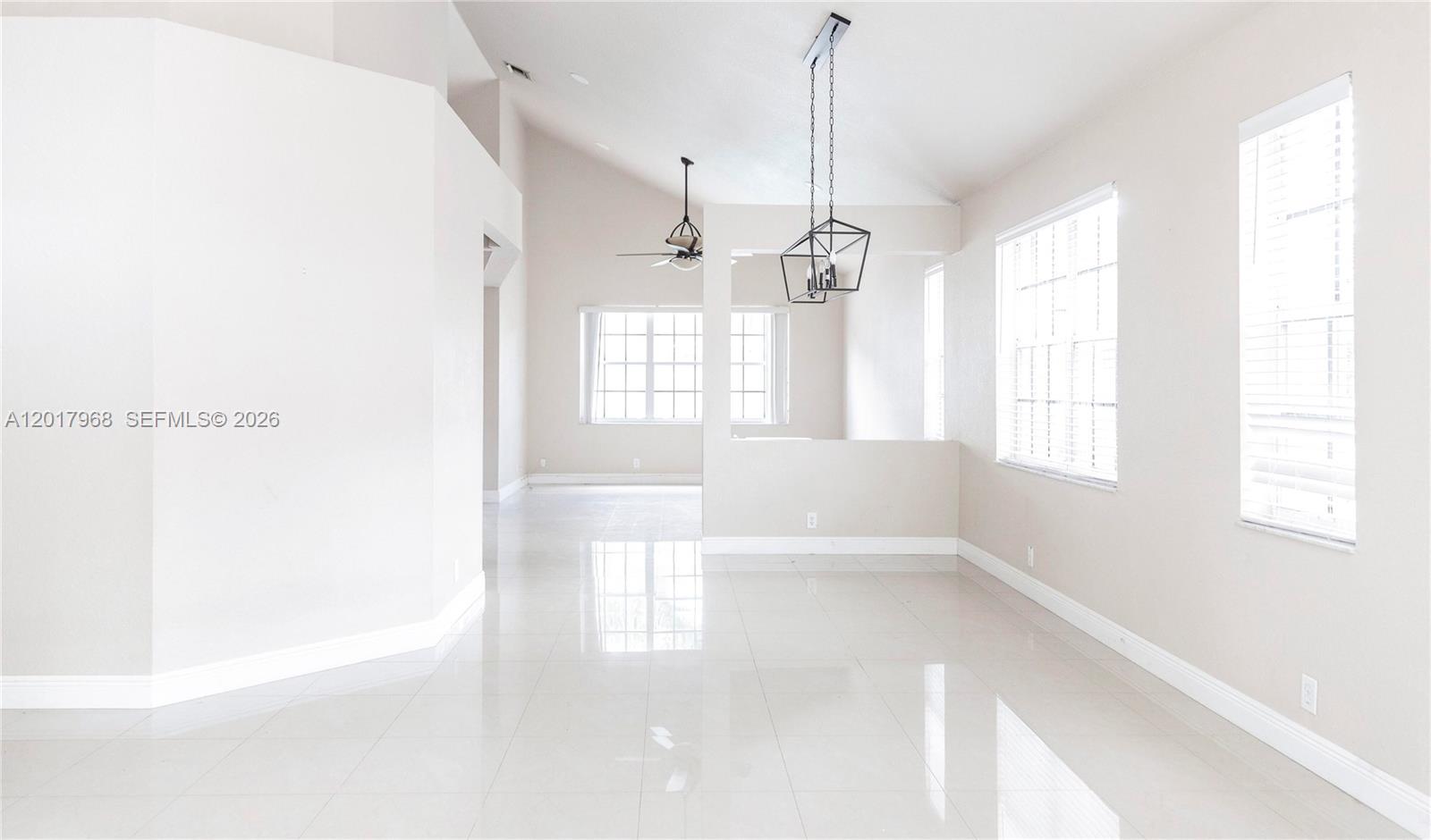 View photos, virtual tours, details... 1118 Hickory Way 0