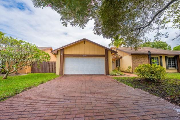 LAKES OF THE MEADOW SEC 2 - Residential