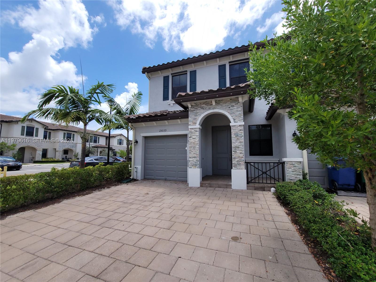 COCO PALM VILLAS - Residential