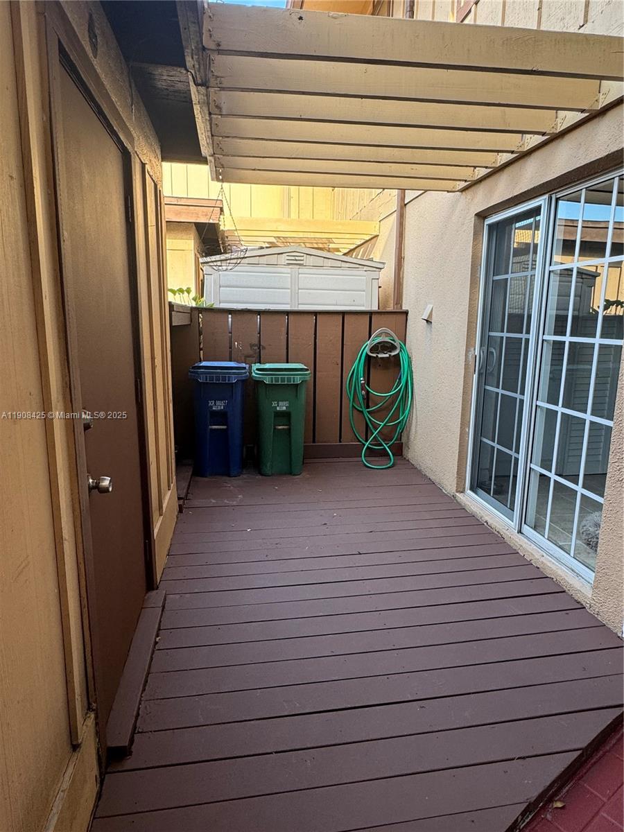 PARKWOOD CONDO - Residential Lease