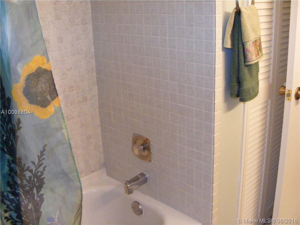 Shadow Wood 80-38 B - Residential