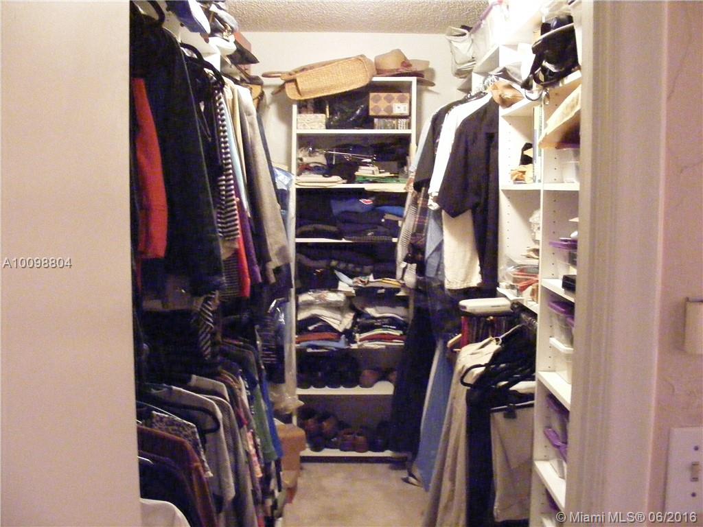 Shadow Wood 80-38 B - Residential