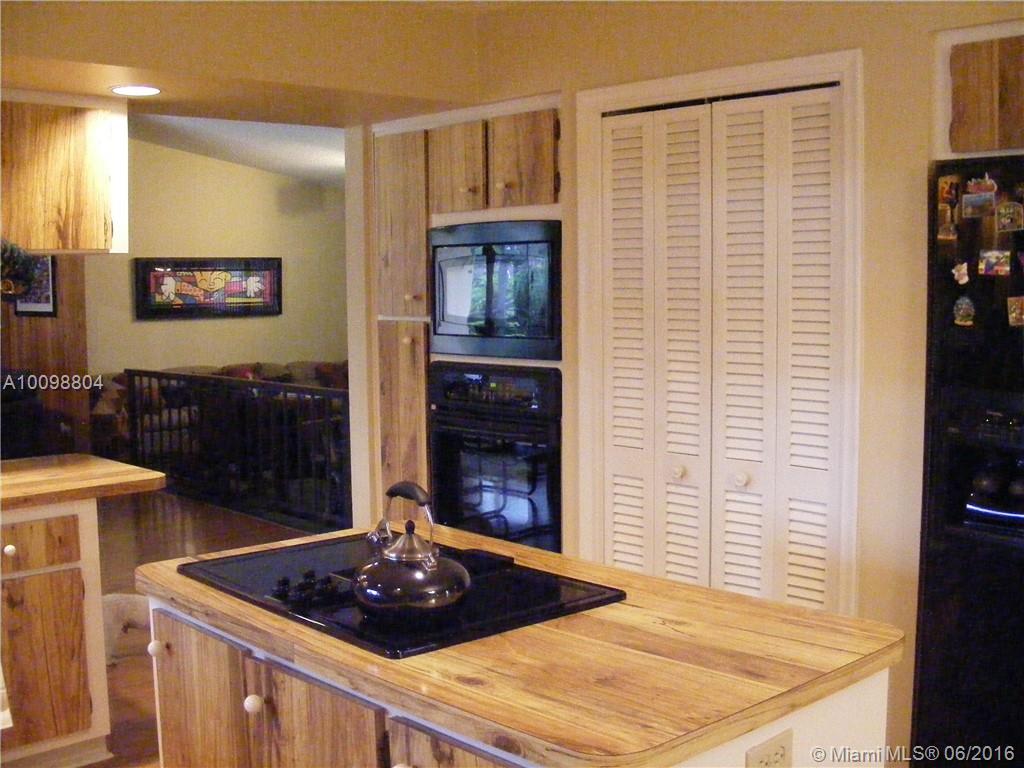 Shadow Wood 80-38 B - Residential