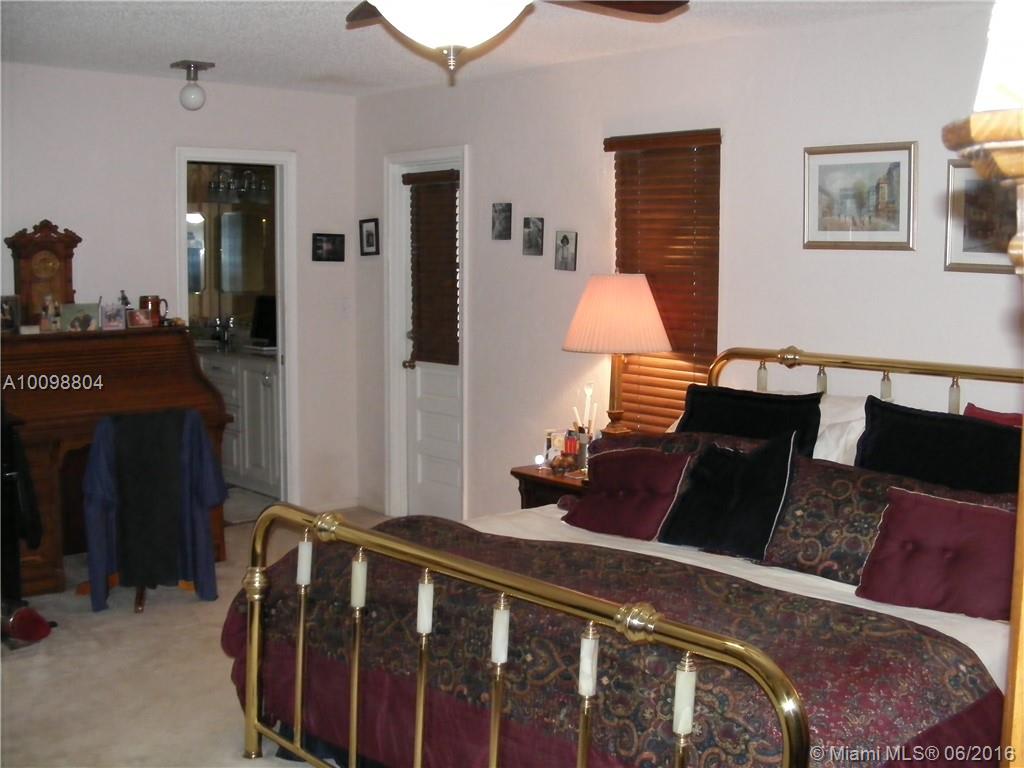 Shadow Wood 80-38 B - Residential