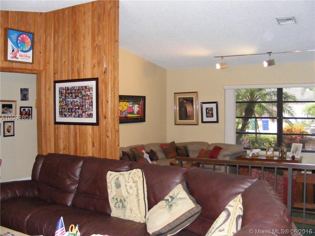 Shadow Wood 80-38 B - Residential