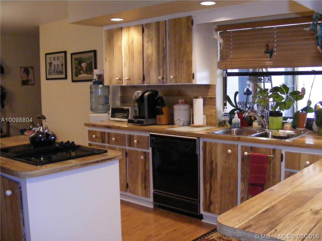 Shadow Wood 80-38 B - Residential