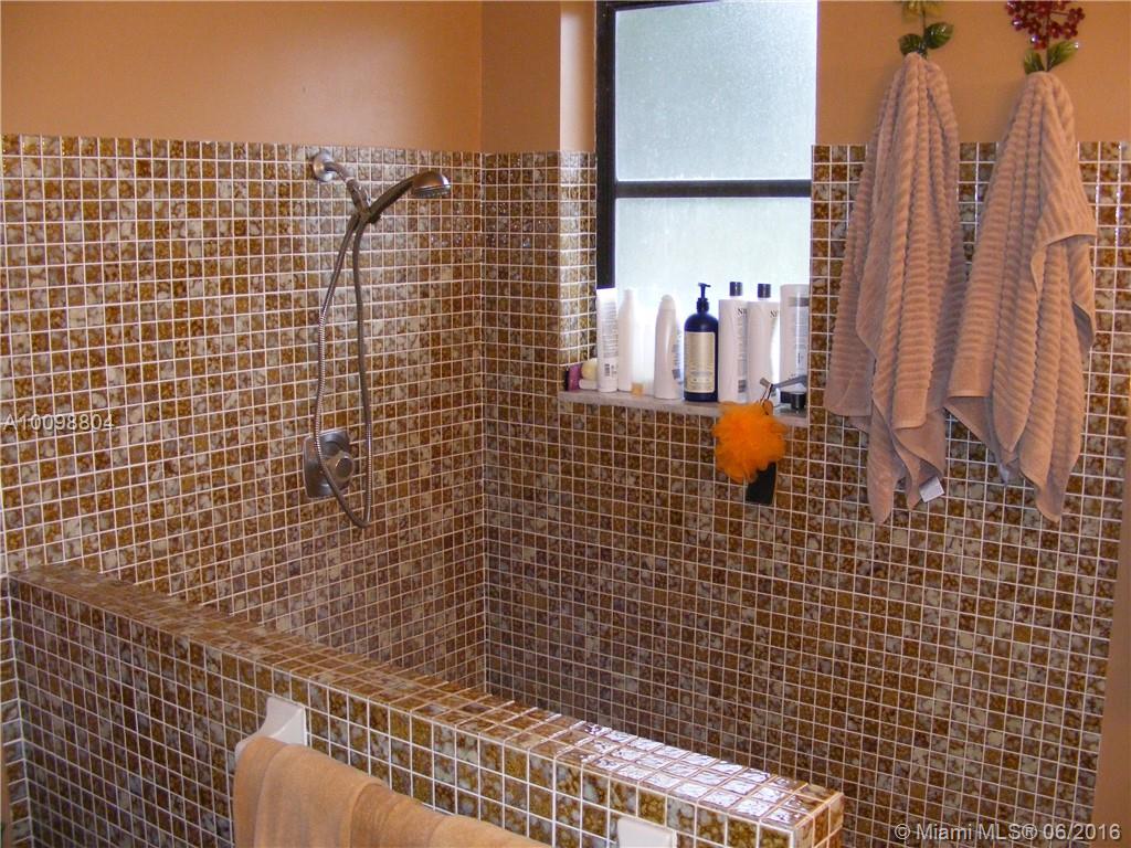 Shadow Wood 80-38 B - Residential