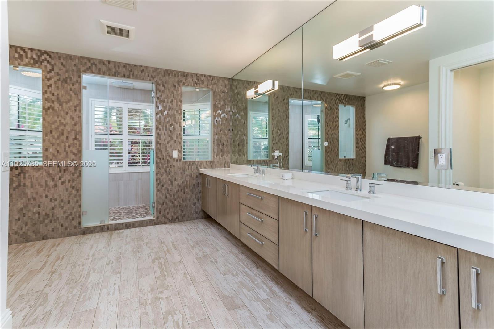 HARBOUR LAKES ESTATES - Residential