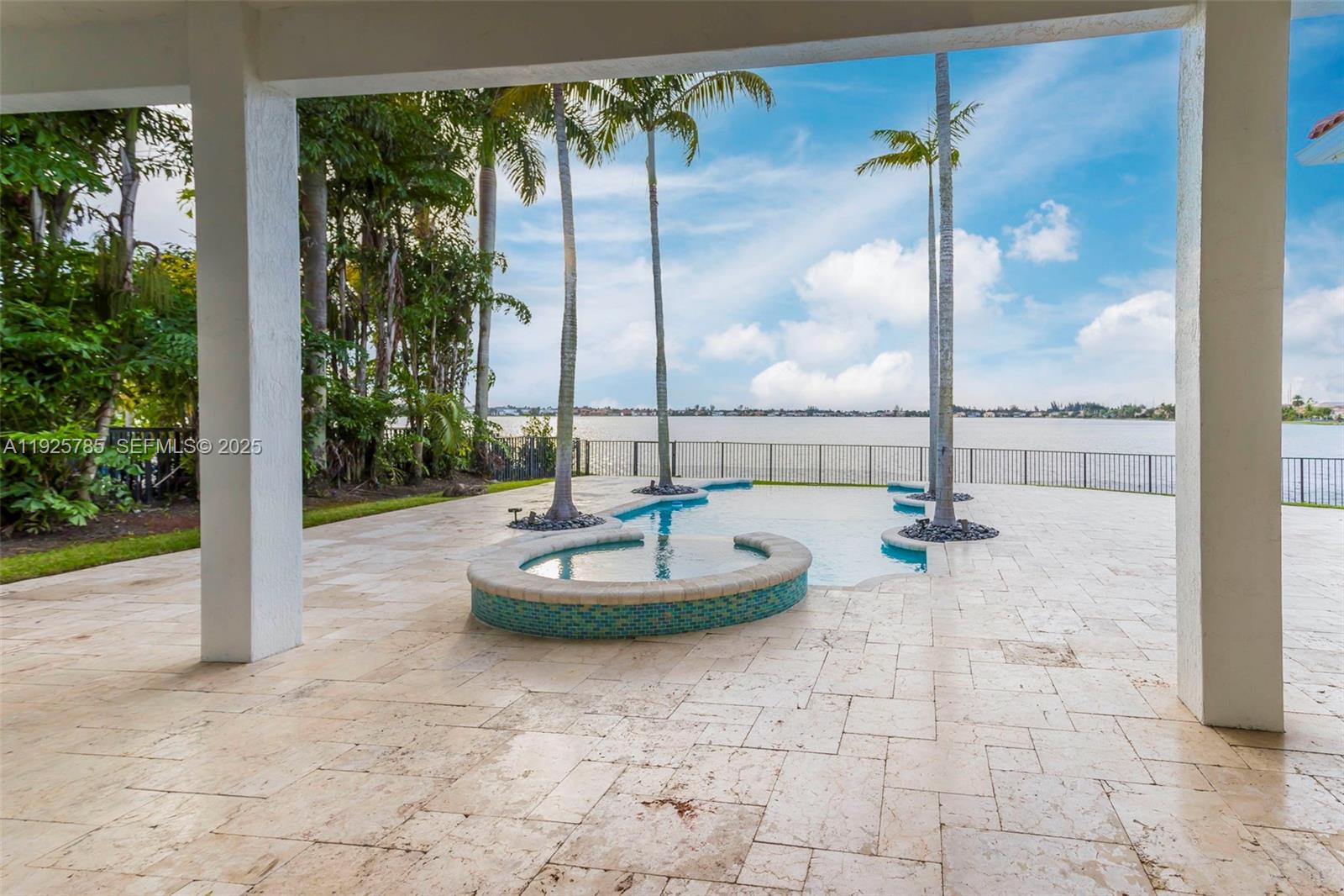 HARBOUR LAKES ESTATES - Residential