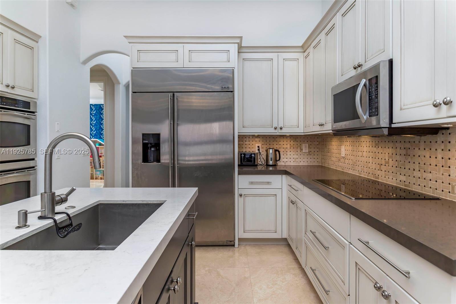 HARBOUR LAKES ESTATES - Residential