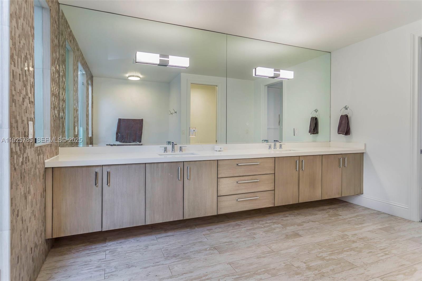 HARBOUR LAKES ESTATES - Residential