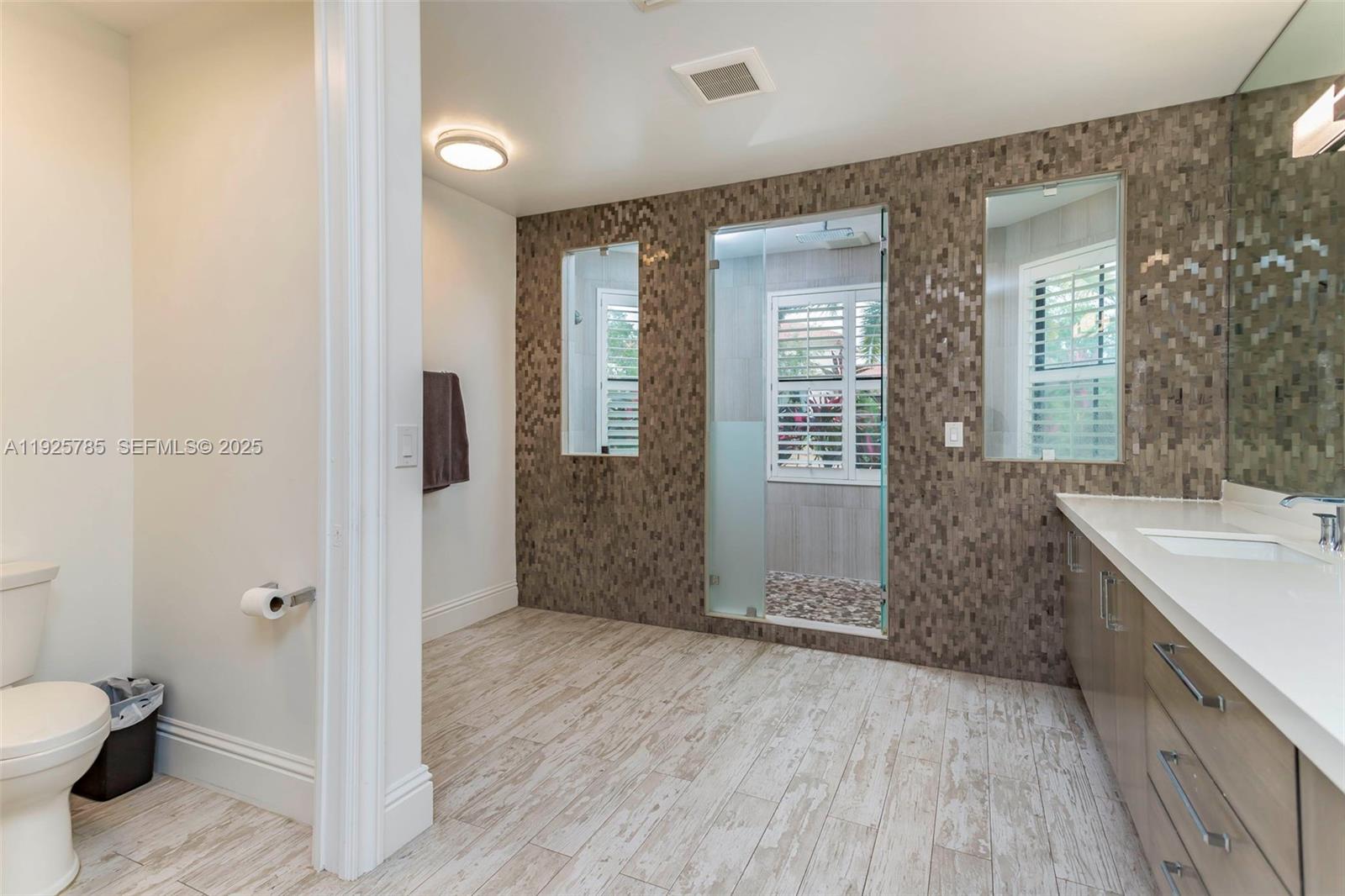 HARBOUR LAKES ESTATES - Residential