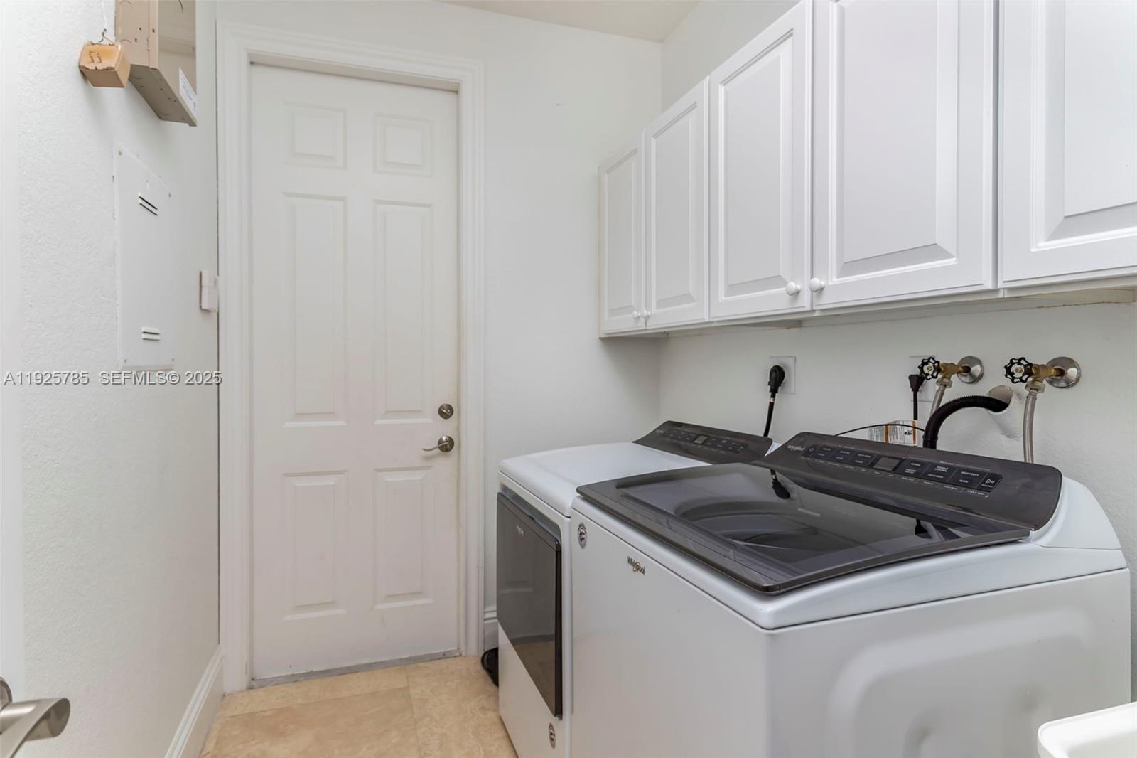 HARBOUR LAKES ESTATES - Residential