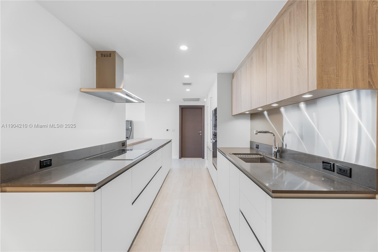 1000 Brickell Plz 4806