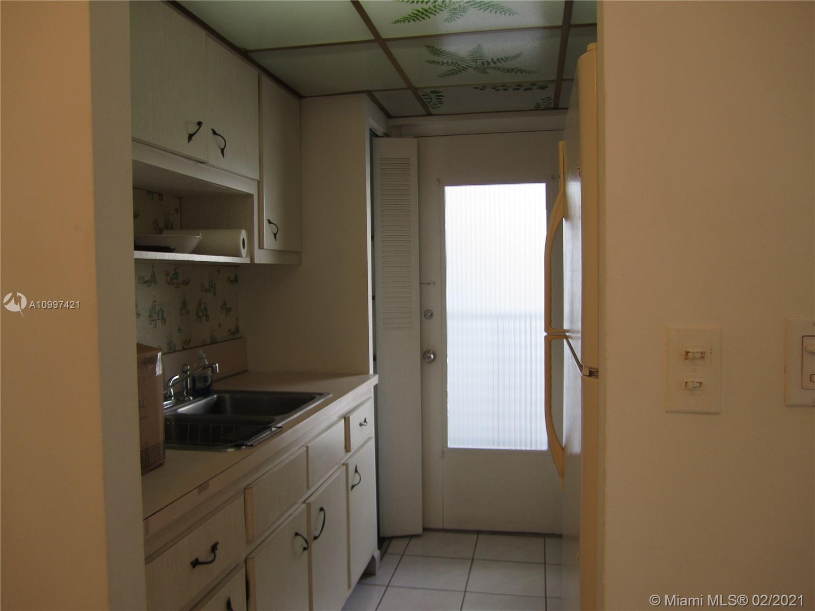 EUCLID EAST CONDOMINIUM - Residential Lease