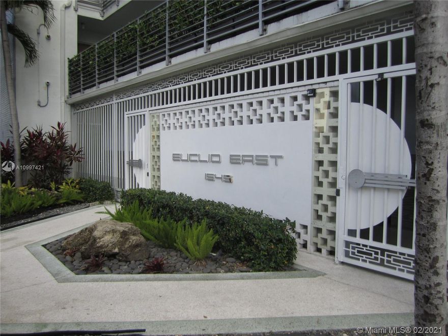 Great location, 1 block to Lincoln Rd, 4 blocks to the beach, 4 blocks to Flamingo Park (Pool, Tennis). Large 1 bedroom, 1 full and 1 half bath apartment with private balcony facing south, pool, covered gated parking, bicycle racks, elevator.  New Refrigerator and stove, central AC, closets galore, freshly painted. Great building, quiet street.