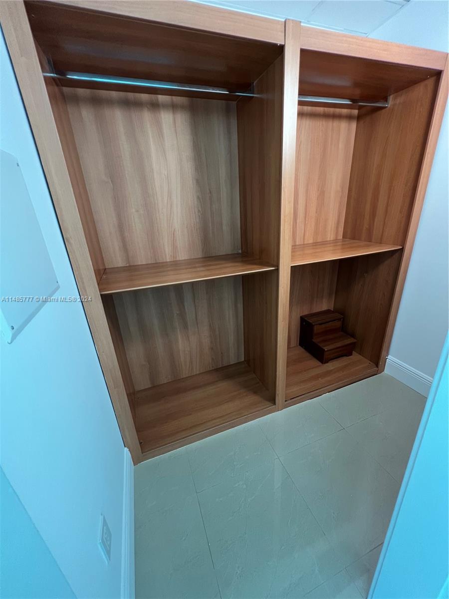 THE EMERALD AT BRICKELL - Residential