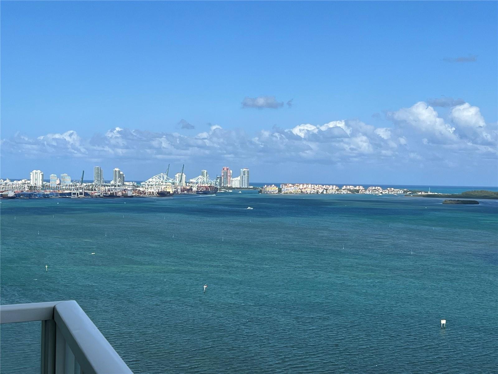 THE EMERALD AT BRICKELL - Residential