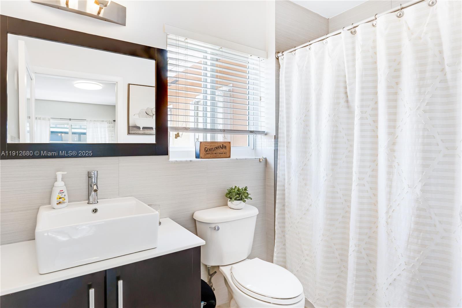 BRICKELL ROADS II TOWNHOUS - Residential Lease