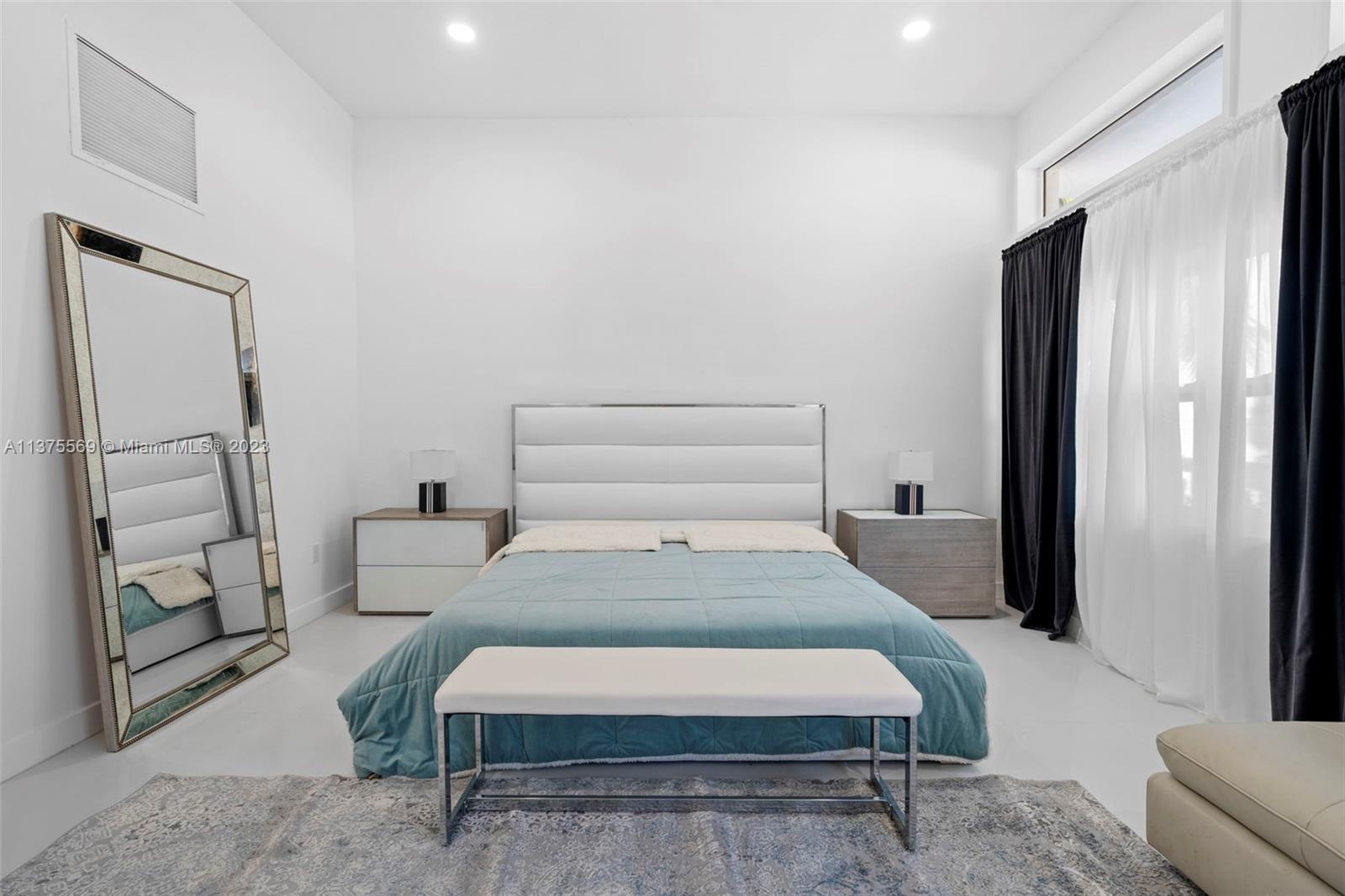 GOLDEN BEACH SEC B - Residential